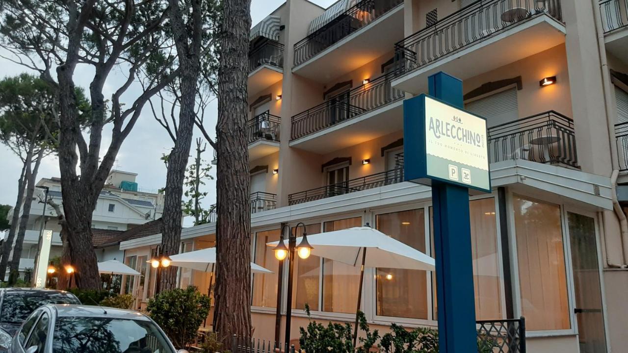 Hotel Arlecchino Riccione Exterior foto